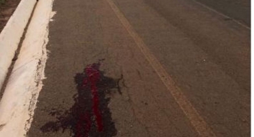 Motociclista fica ferido após bater em caminhão na BR 354 na cidade de Patos de Minas Motociclista fica ferido após bater em caminhão na BR 354 na cidade de Patos de Minas