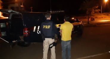 Suspeito de roubar celulares em Patos de Minas e região é preso pala PRF Suspeito de roubar celulares em Patos de Minas e região é preso pala PRF