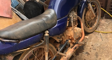 Polícia Militar de Carmo do Paranaíba recupera motocicleta furtada e apreende menor Polícia Militar de Carmo do Paranaíba recupera motocicleta furtada e apreende menor