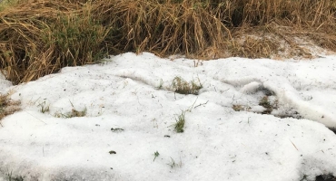 Chuva com granizo atinge Alto Paranaíba e assusta moradores da região Chuva com granizo atinge Alto Paranaíba e assusta moradores da região