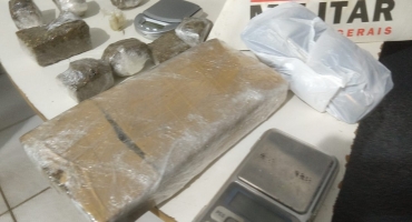 PM apreende grande quantidade de droga em Patos de Minas e prende suspeitos de tráfico PM apreende grande quantidade de droga em Patos de Minas e prende suspeitos de tráfico