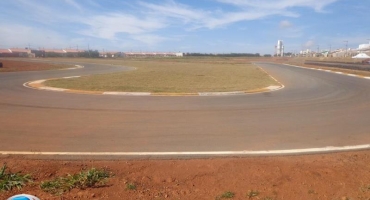Associação tenta evitar fechamento de kartódromo de Patos de Minas