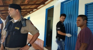 Idoso de 72 anos é morto a pauladas no Bairro Santa Rita em Presidente Olegário Idoso de 72 anos é morto a pauladas no Bairro Santa Rita em Presidente Olegário