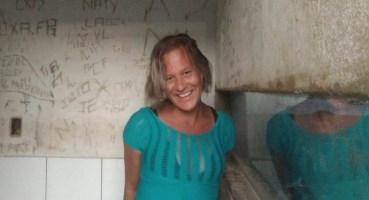Travesti de Patos de Minas é preso acusado de bater na própria mãe Travesti de Patos de Minas é preso acusado de bater na própria mãe