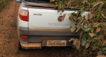 Veículo roubado em Três Marias e usado em assalto em Carmo do Paranaíba é recuperado pela PM Veículo roubado em Três Marias e usado em assalto em Carmo do Paranaíba é recuperado pela PM