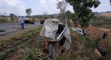 Homem de Carmo do Paranaíba morre em gravíssimo acidente com duas vítimas fatais na MGC-354 Homem de Carmo do Paranaíba morre em gravíssimo acidente com duas vítimas fatais na MGC-354