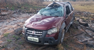 Motorista fica ferido em capotamento na BR-354 no município de Carmo do Paranaíba Motorista fica ferido em capotamento na BR-354 no município de Carmo do Paranaíba