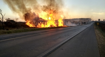 Polícia Militar registra dois incêndios criminosos nesta sexta (30) em Carmo do Paranaíba Polícia Militar registra dois incêndios criminosos nesta sexta (30) em Carmo do Paranaíba