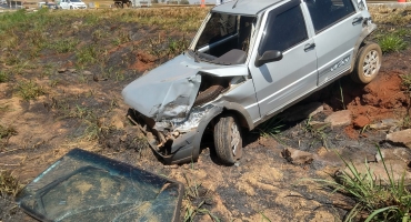 Bebê de apenas nove meses sai ileso de acidente na BR-365 em Patos de Minas Bebê de apenas nove meses sai ileso de acidente na BR-365 em Patos de Minas