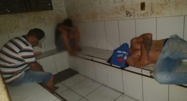 Operação da PM em Lagoa Formosa cumpre mandados e encaminha suspeitos de trafico para a delegacia Operação da PM em Lagoa Formosa cumpre mandados e encaminha suspeitos de trafico para a delegacia