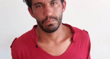 Homem que fugiu da polícia após veículo furtado ser abordado pela PM de Tiros e Arapuá é capturado Homem que fugiu da polícia após veículo furtado ser abordado pela PM de Tiros e Arapuá é capturado