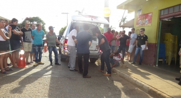 Homem é morto a tiros dentro de bar na cidade de Carmo do Paranaíba Homem é morto a tiros dentro de bar na cidade de Carmo do Paranaíba