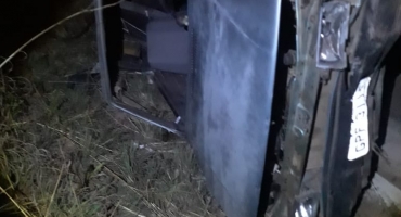 Carro capota na MGC-354 no município de Lagamar e motorista fica ferido Carro capota na MGC-354 no município de Lagamar e motorista fica ferido