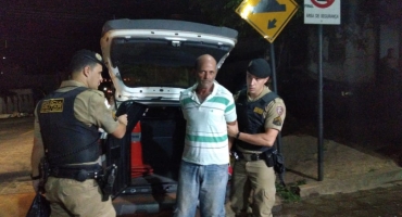 PM prende suspeito de cometer furto em casa de vereadora na cidade de Patos de Minas PM prende suspeito de cometer furto em casa de vereadora na cidade de Patos de Minas