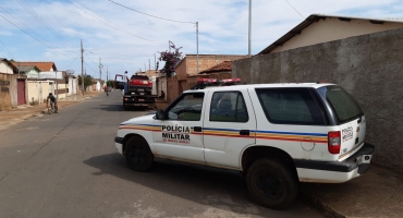 Operação Minas Segura da PM de Carmo do Paranaíba cumpre mandados e encaminha indivíduos para a delegacia Operação Minas Segura da PM de Carmo do Paranaíba cumpre mandados e encaminha indivíduos para a delegacia