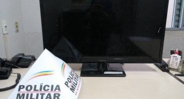Indivíduos são presos após invadir casa para cometer furtos em Carmo do Paranaíba Indivíduos são presos após invadir casa para cometer furtos em Carmo do Paranaíba