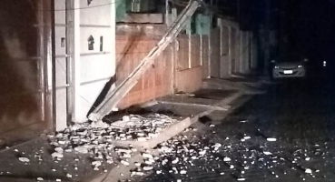 Motorista embriagado atinge poste de iluminação pública em Arapuá e acaba preso