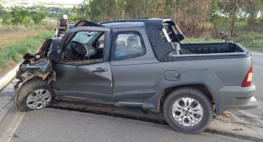 Acidente na MGC-354 no município de Lagamar deixa motoristas de veículos feridos 