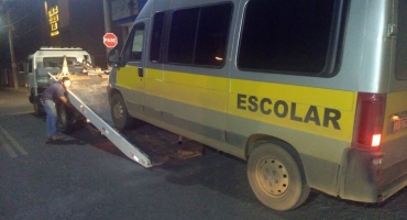  Polícia Militar Rodoviária prende motorista e aprende veículo por transporte irregular de passageiros