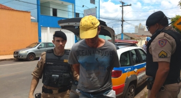 Homem é preso dentro de guarda-roupa após invadir padaria em Lagoa Formosa e cometer assalto