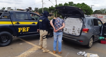 PRF apreende mais de 23 mil cigarros contrabandeados em Patos de Minas