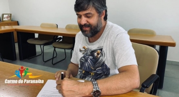 Prefeito de Carmo do Paranaíba anuncia desfiliação do MDB por divergências políticas Prefeito de Carmo do Paranaíba anuncia desfiliação do MDB por divergências políticas