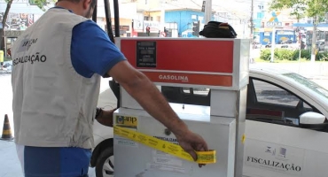 ANP fiscaliza postos de combustíveis em Patos de Minas, nesta sexta-feira (22)