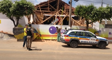 Parte de imóvel em reforma desaba e servente de pedreiro morre soterrado em Carmo do Paranaíba