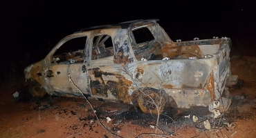 Veículo furtado é encontrado queimado na Zona Rural de Patos de Minas