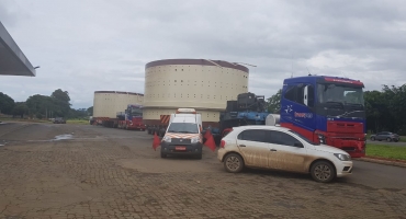 PRF alerta sobre carga excedente que passará pela BR-365 sentido a BR-040