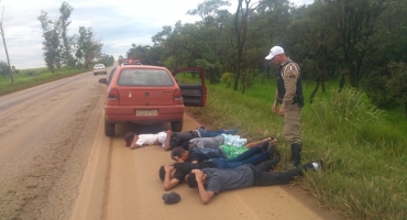 Polícia Militar Rodoviária recupera na BR-354 em Rio Paranaíba veículo furtado em Guaxupé Polícia Militar Rodoviária recupera na BR-354 em Rio Paranaíba veículo furtado em Guaxupé
