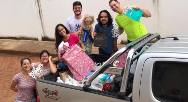Alunos da 10ª turma de Medicina do UNIPAM realizam ação social na Vila Padre Alaor Alunos da 10ª turma de Medicina do UNIPAM realizam ação social na Vila Padre Alaor