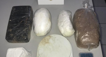 Crack e cocaína são apreendidos pela Polícia Civil em área rural Crack e cocaína são apreendidos pela Polícia Civil em área rural