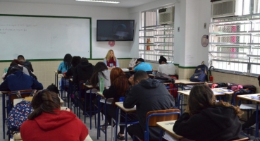 Estudantes têm até 6 de janeiro para fazer a pré-matrícula no ensino médio de tempo integral Estudantes têm até 6 de janeiro para fazer a pré-matrícula no ensino médio de tempo integral