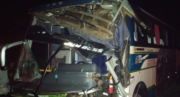 Ônibus com 46 passageiros de Patos de Minas se envolve em acidente na Bahia