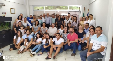 Prefeito de Lagoa Formosa inicia o ano de 2020 com oração e café da manhã em seu gabinete Prefeito de Lagoa Formosa inicia o ano de 2020 com oração e café da manhã em seu gabinete
