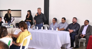 Municípios se reúnem em Patos de Minas para alinhar pontos de implantação do SAMU Regional Municípios se reúnem em Patos de Minas para alinhar pontos de implantação do SAMU Regional
