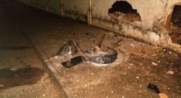 Motorista de 16 anos avança parada obrigatória com carro e deixa motociclista gravemente ferido