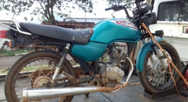 Polícia Militar de Carmo do Paranaíba recupera motocicleta furtada e encaminha receptadores para a delegacia 