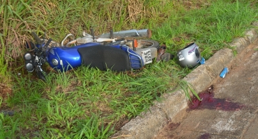 Motoqueiro fica gravemente ferido em acidente na BR-354 entre Lagoa Formosa e Patos de Minas
