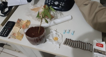 Polícia Rodoviária apreende munições, crack e cocaína na MGC-354