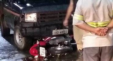 Motociclista sofre fratura exposta em acidente envolvendo automóvel em Carmo do Paranaíba