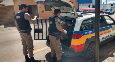 Lagoa Formosa: Polícia Militar prende suspeito de cometer dois roubos na cidade e recupera materiais