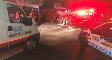 Capotamento na Avenida Tomaz de Aquino em Patos de Minas mata motorista de 42 anos