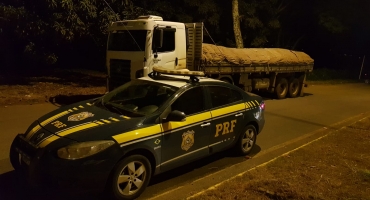 Patos de Minas: caminhão com sinais de adulteração é apreendido pela PRF na BR-365