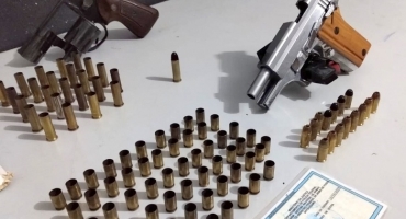 Policial penal é encaminhado para a delegacia por porte ilegal de arma de fogo