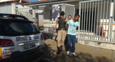 Ladrão invade hotel em Carmo do Paranaíba agride proprietário, rouba celular e acaba preso