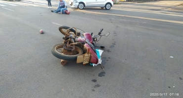 Acidente envolvendo carro e moto em Carmo do Paranaíba deixa uma pessoa ferida