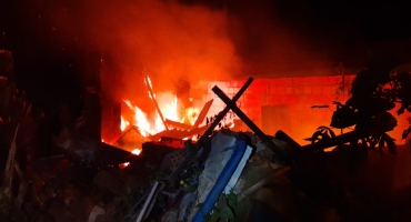 Casa é destruída por incêndio no Bairro Santa Cruz em Carmo do Paranaíba