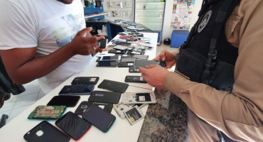 Operação para combater furtos e roubos de celulares em Patos de Minas é realizada pela PM